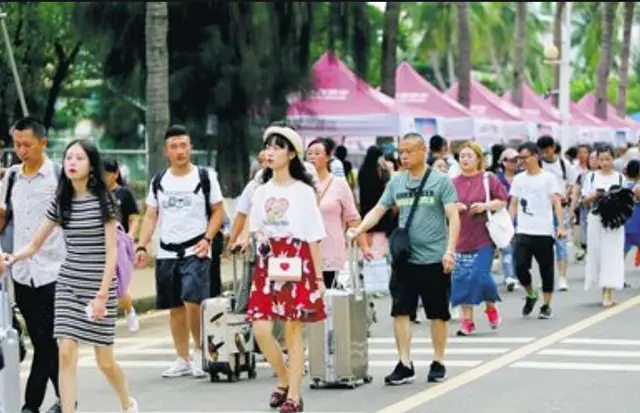 今年大学生“生活费”排名出炉，共4个档次，在这层学生擡不起头