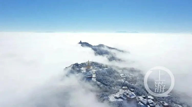 全国最长高山密林冰道亮相四川峨眉山