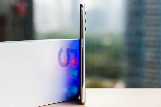 OPPO Reno5轻体验：直屏美颜视频标杆