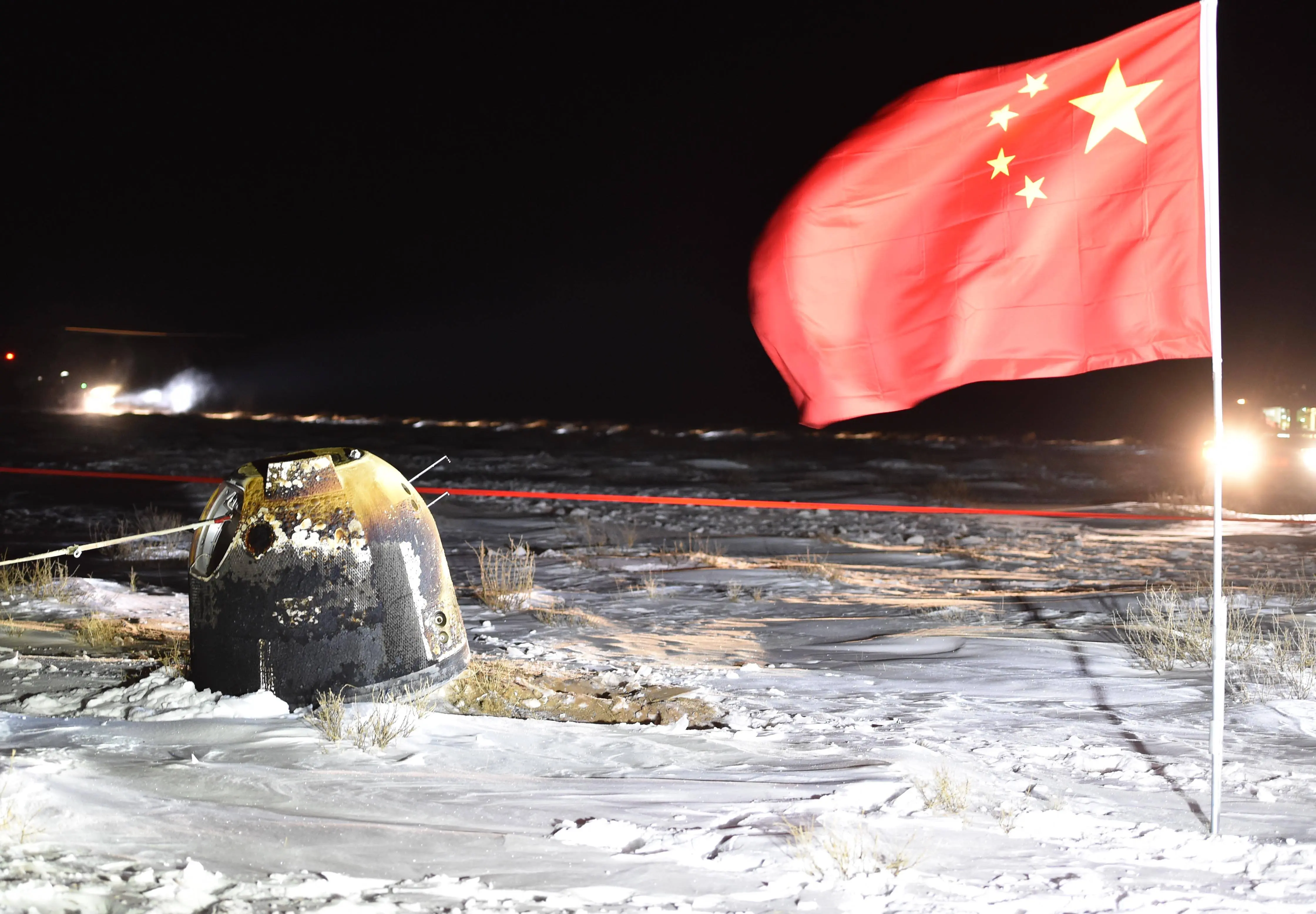 有祝贺也有“杂音”，嫦娥五号成功返回地球后，世界各国态度不同