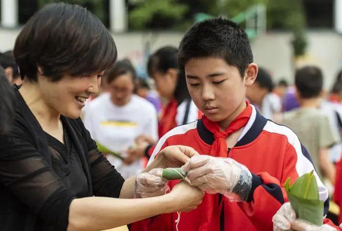 小学成绩对中学成绩有一定的影响，却不能直接决定中学成绩好坏