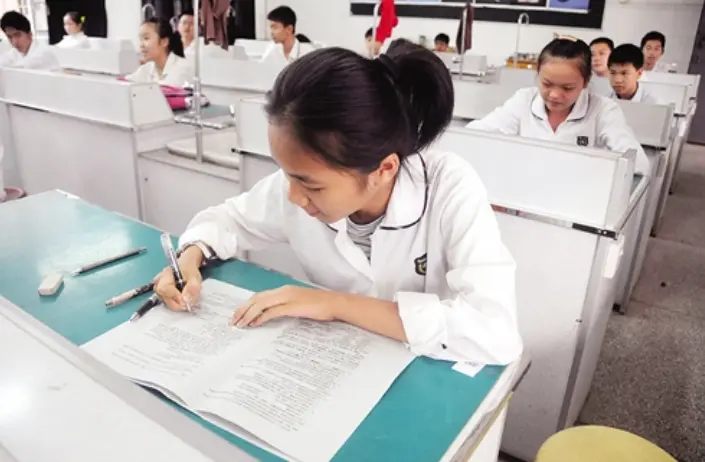 高中生物理学习困难，不仅要打好学习基础，答题技巧也很重要