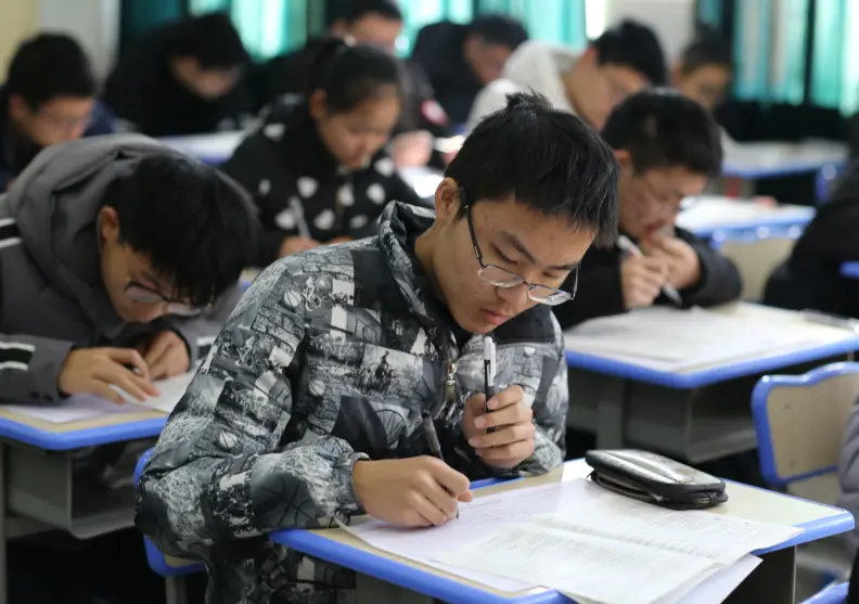 高中生物理学习困难，不仅要打好学习基础，答题技巧也很重要