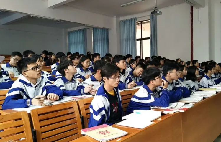 高中生物理学习困难，不仅要打好学习基础，答题技巧也很重要