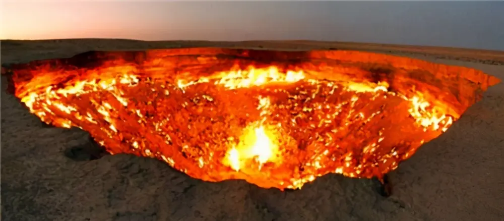 俄罗斯“地狱裂口”：1公里800米宽，科学家还找到史前灭绝的生物