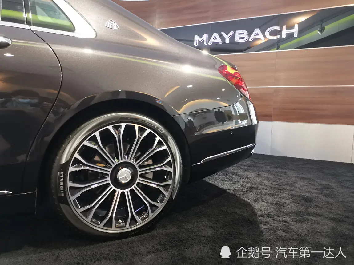 迈巴赫 S450 典藏版 黑外棕内 最新款