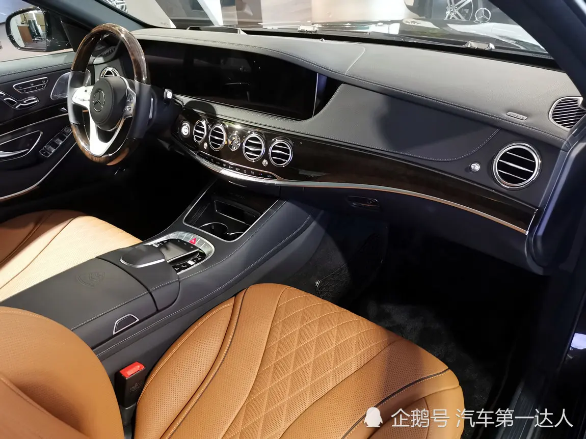 迈巴赫 S450 典藏版 黑外棕内 最新款