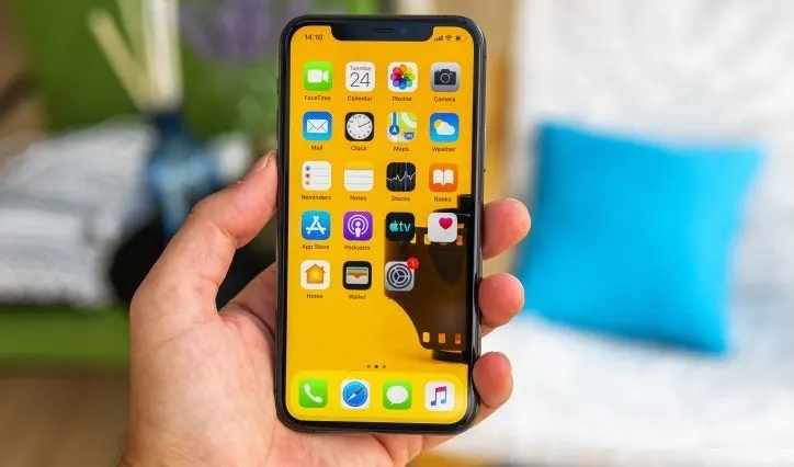 果粉有福了！iPhone 11、SE不停产，苹果要继续大降价！