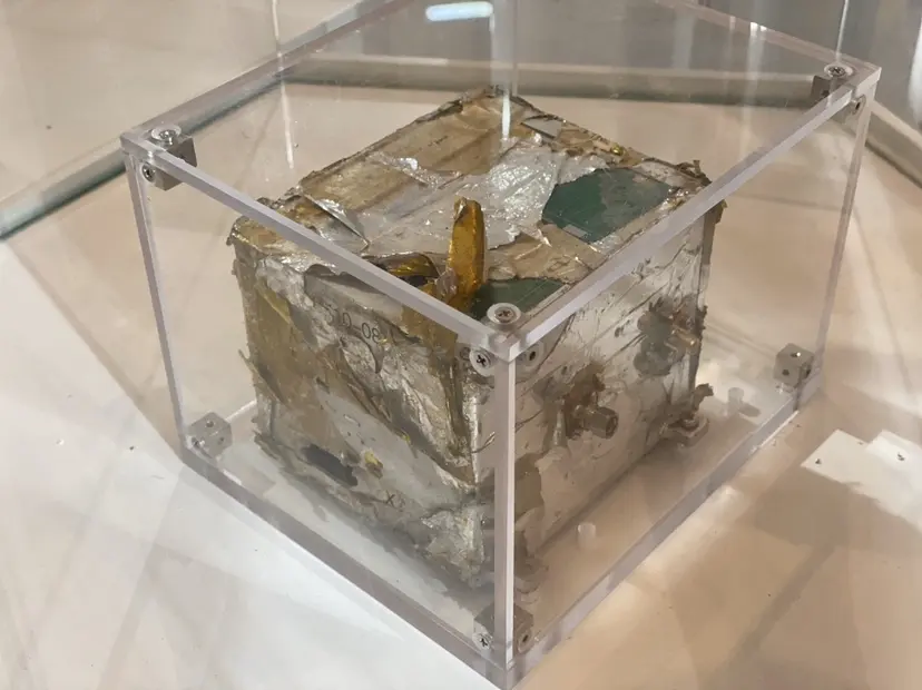 神舟一号推进舱实物首次在沪展出，还能看到长五发动机残骸