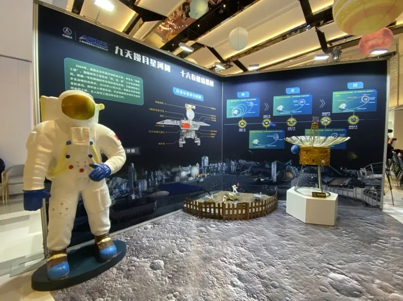 神舟一号推进舱实物首次在沪展出，还能看到长五发动机残骸