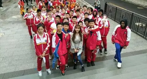贵阳中学生唱改编版猪猪侠，歌词太魔性！网友：请老师满足他们！