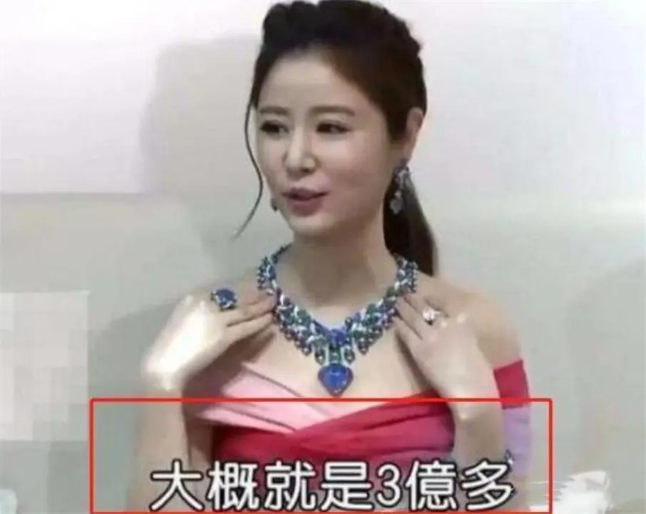 林心如把女儿宠成“小公主”，吃饭用金碗：这样养孩子会好吗？