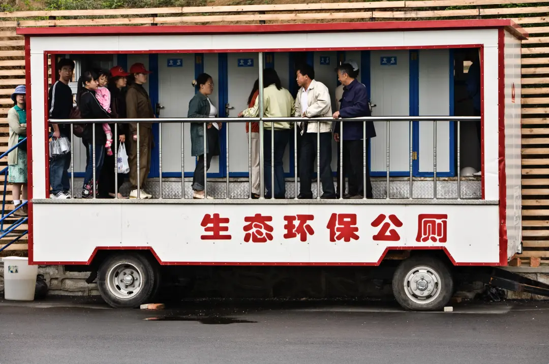 亚洲第一美男在故宫的刷屏照，是这个大爷拍的