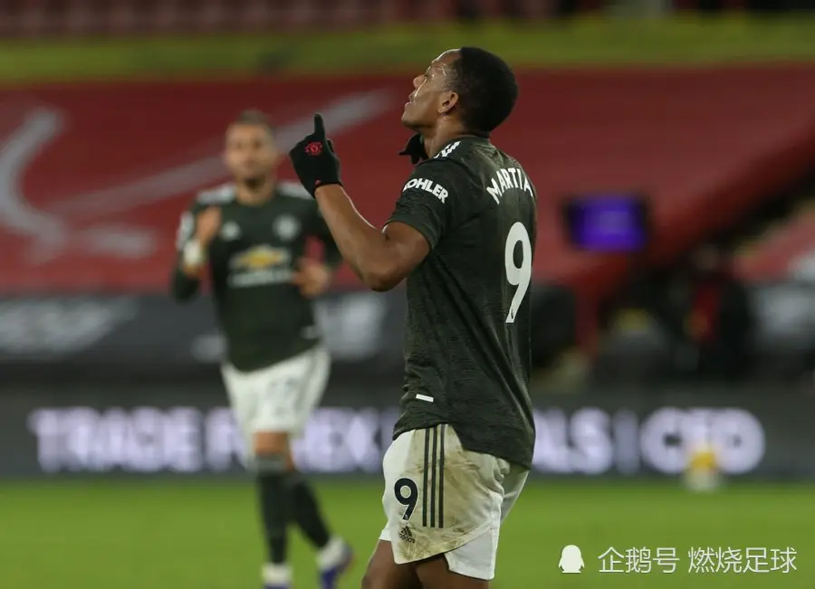 曼联3-2疯狂逆转！拉什福德梅开二度，马夏尔破球荒