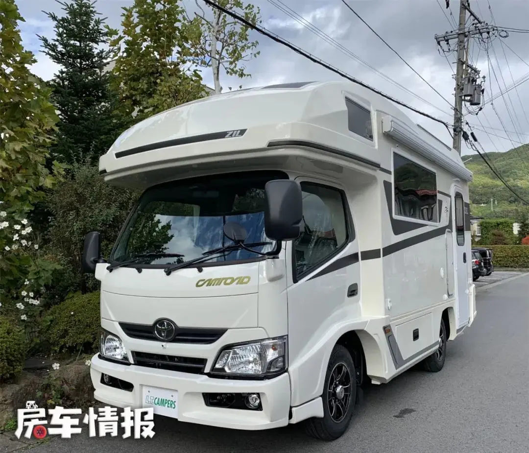 新款丰田轻卡房车3.0T柴油机，长5.2米能住5口，停车方便