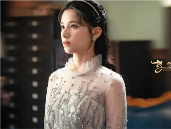 《一见倾心》李承鄞化身少帅，和张婧仪上演绝美爱恋，总算不是“玻璃渣”了