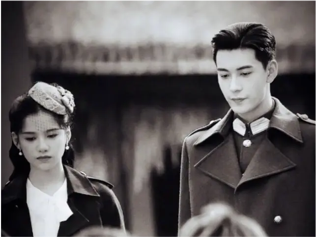《一见倾心》李承鄞化身少帅，和张婧仪上演绝美爱恋，总算不是“玻璃渣”了