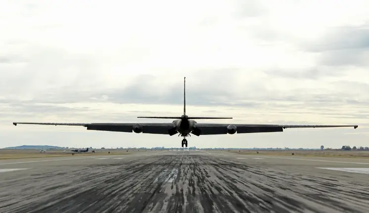 U-2间谍飞机首次与AI副驾驶一起飞行