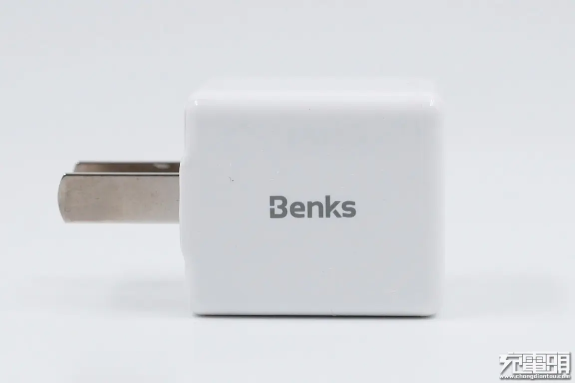 细节不容错过，体积值得青睐：Benks 20W PD充电器全面评测