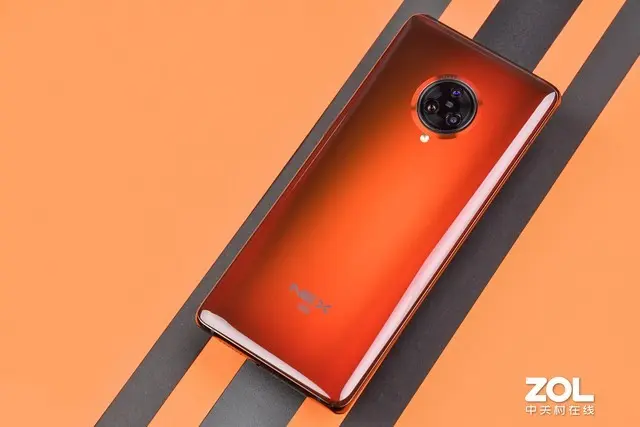 vivo NEX 3S获得ZOL 2020年度卓越产品奖