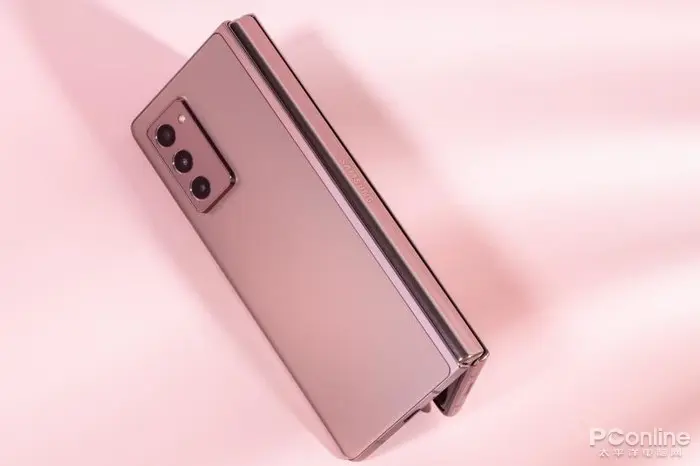 这年头不一定叫mini的才mini，三星 Z Fold2也可以