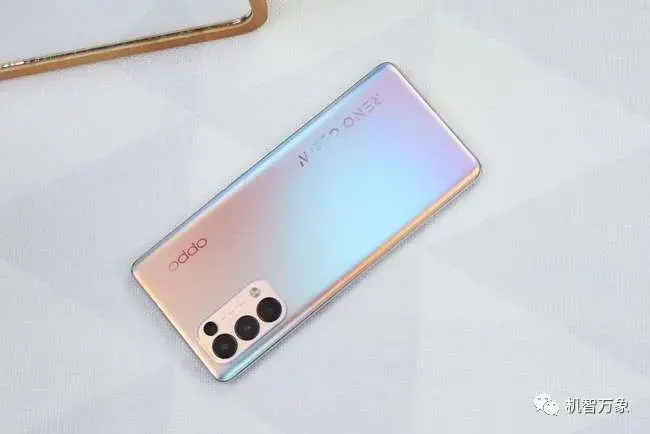 OPPO Reno5系列凭啥开售即遭遇全渠道疯抢？网友：实力决定一切