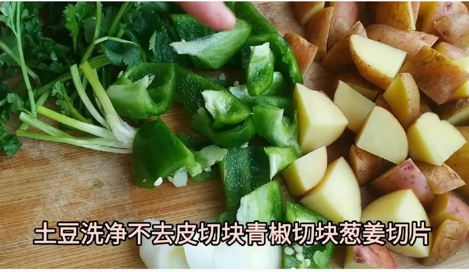 解锁火锅底料100种吃法，麻辣鲜香特别下饭，待客也有面子