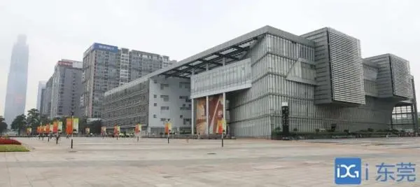 图书馆大叔返乡了，就是“读书无用”？