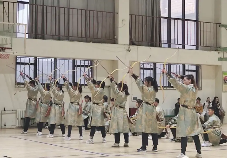 西北师范大学开射箭课引关注 教师曾担心课程太小众 结果出乎意料受欢迎