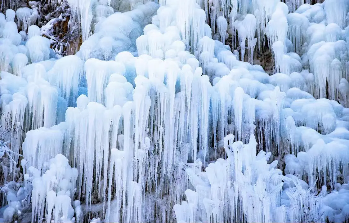 到此一游｜冬天去京郊看冰瀑，仿佛置身冰雪奇缘童话世界