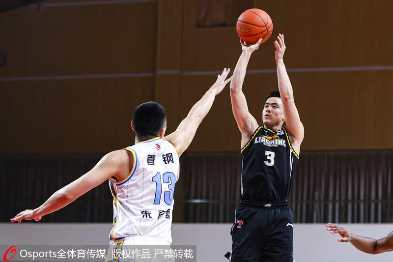 CBA-西蒙斯20 6朱荣振17分 辽宁105-83客胜首钢