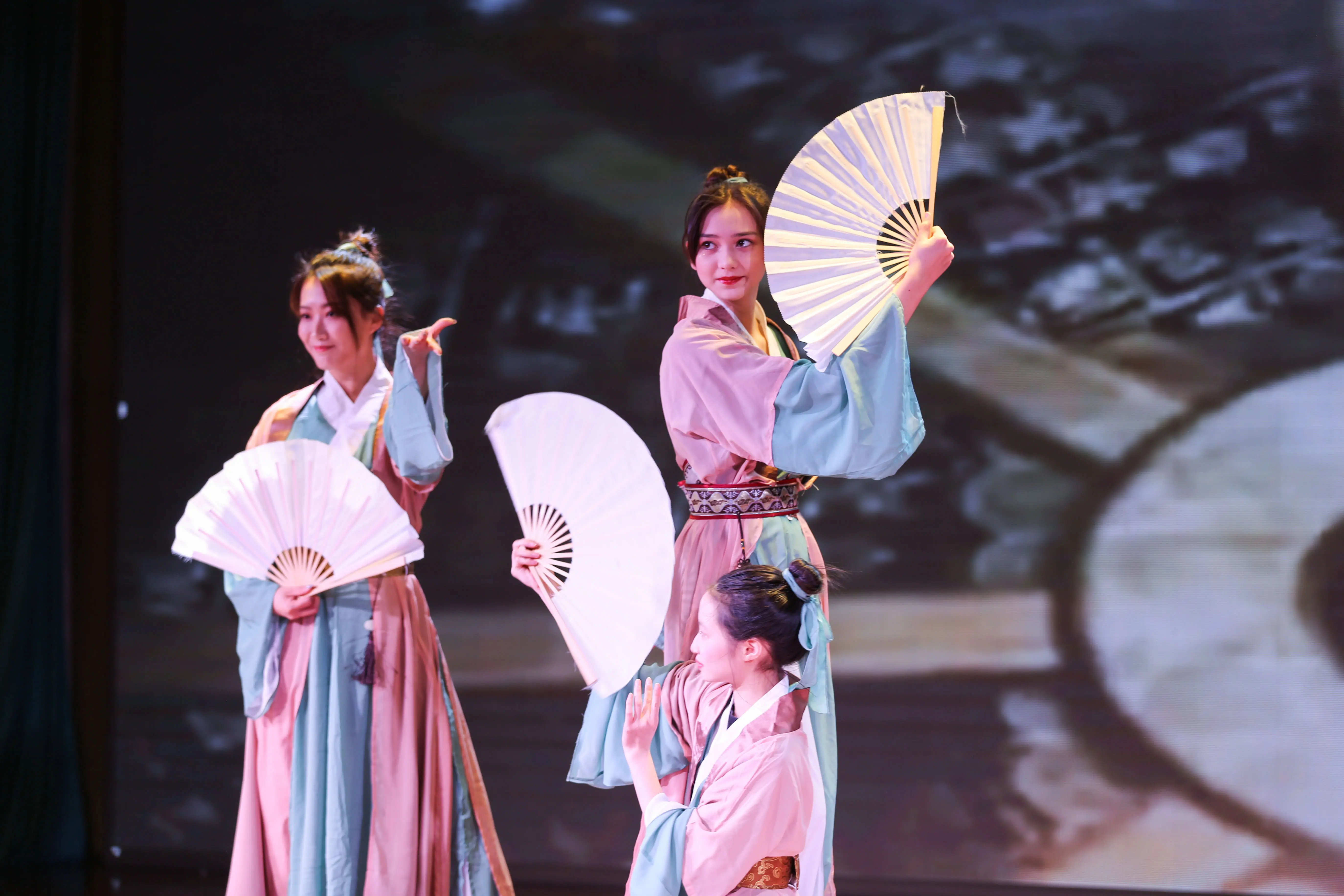 北京市第五十五中学对外开放45周年 培养四千余名国际学生