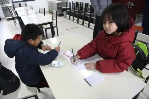 圆桌小记者打卡新晋“网红地”有轨电车西郊线｜活动