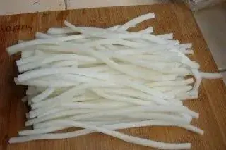 云南特色小吃——炒饵块，难做吗？试试不就知道咯！
