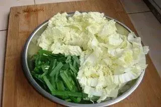 云南特色小吃——炒饵块，难做吗？试试不就知道咯！