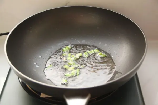 丝瓜炒虾仁的做法，低卡又美味