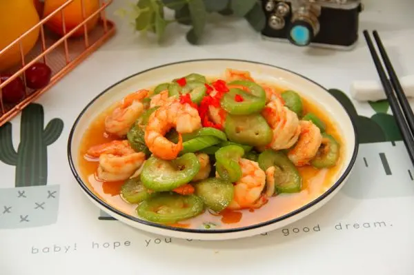丝瓜炒虾仁的做法，低卡又美味