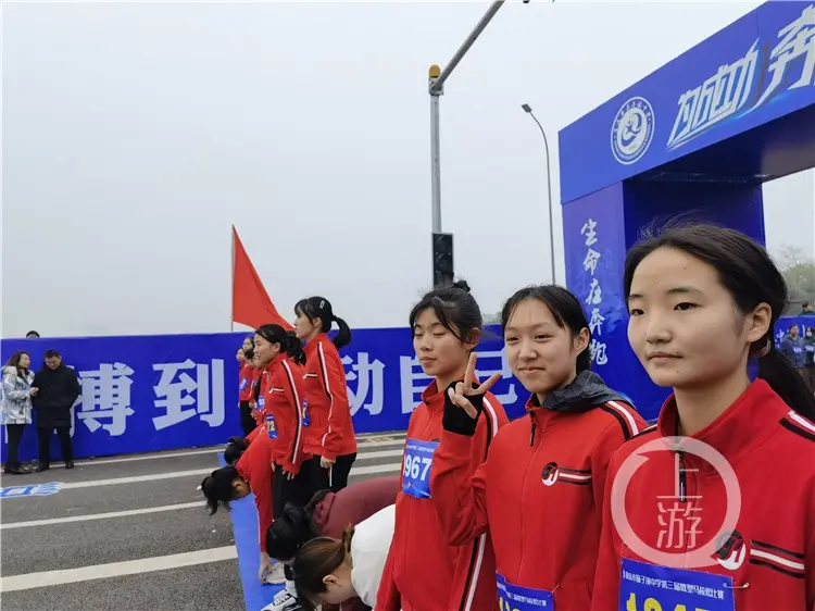 高中女生连续三年蝉联学校马拉松第一名 她的秘诀是这个！