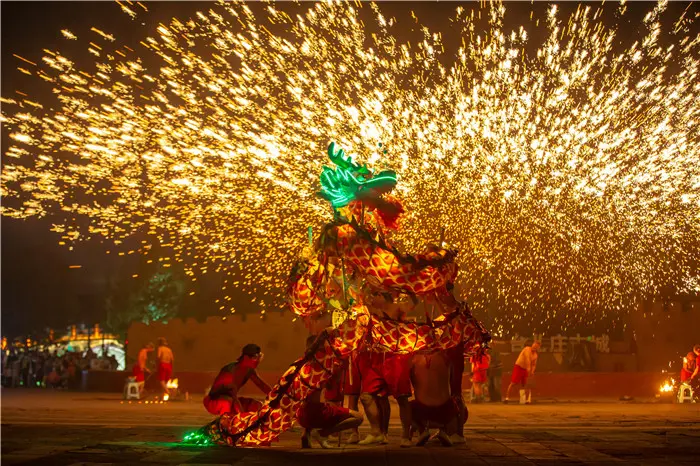 最美中国年：台儿庄古城过大年