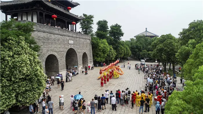 最美中国年：台儿庄古城过大年