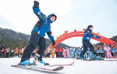 残疾人乐享冰雪运动