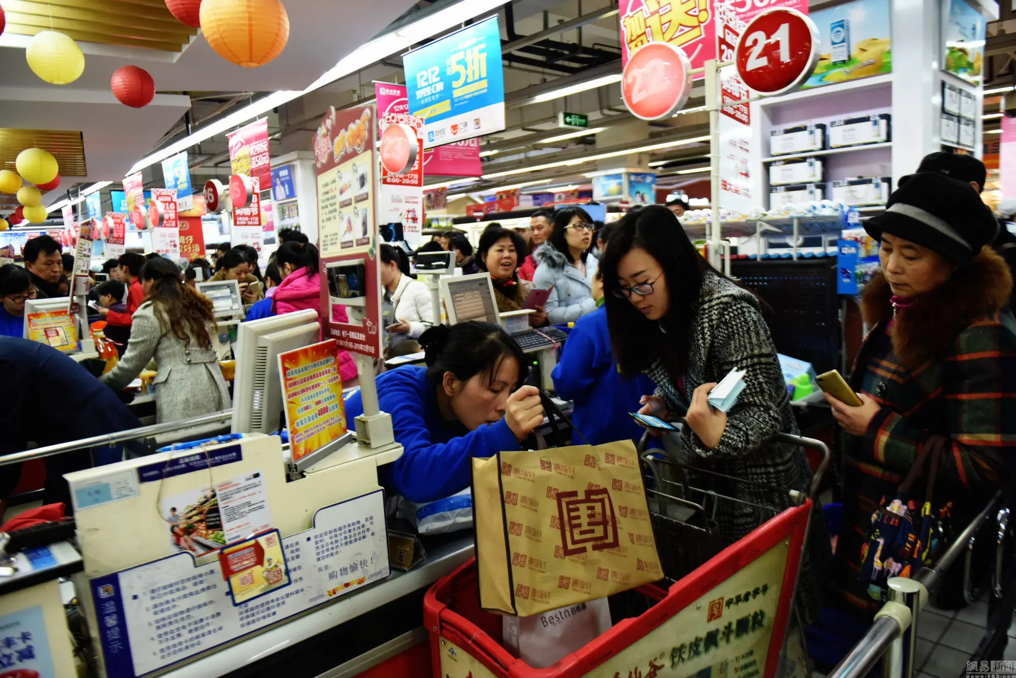 香港人为何宁愿带钱包，也不用微信支付宝？答案让人恍然大悟