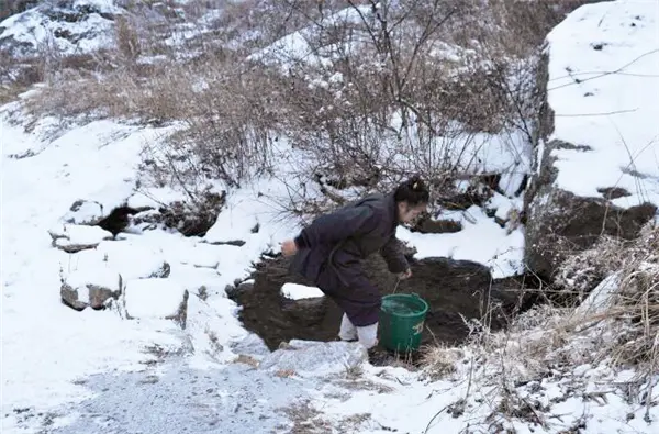 终南山隐士：万人上山的背后是逃避工作，然而一场大雪就原形毕露