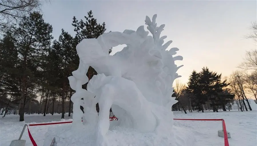 第二十七届全国雪雕比赛在哈尔滨太阳岛落幕