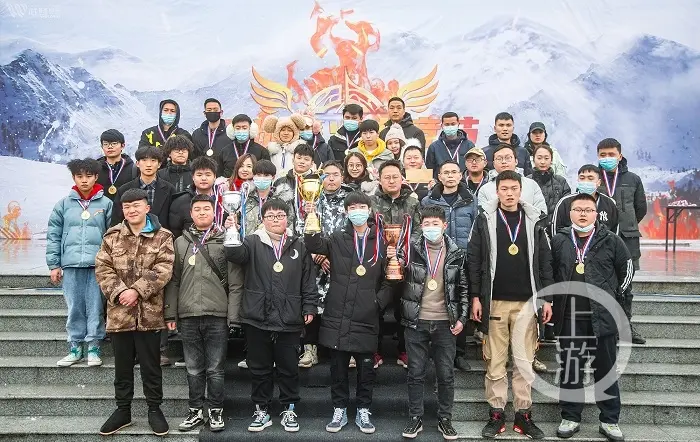 冰火两重天！仙女山上演雪地篝火电竞巅峰对决