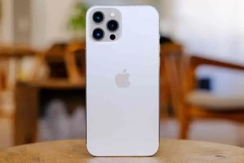 最好的拍照手机：iPhone12垫底，小米10至尊版第三，新王者诞生