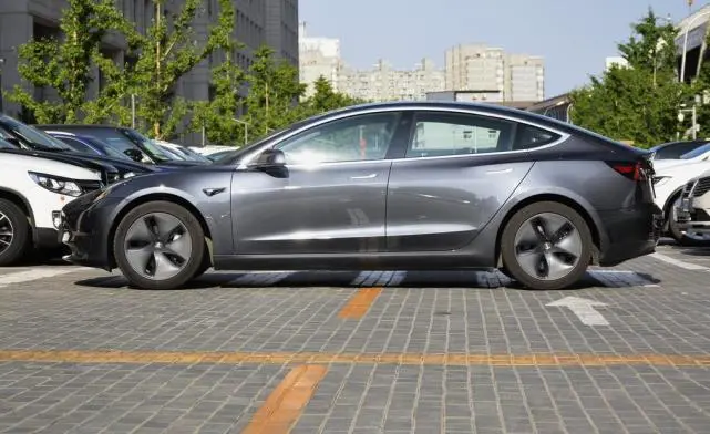 Model 3月销14954台，续航668Km，29.18万要啥汉EV