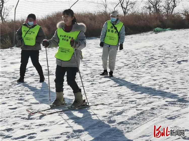 第七届全国大众冰雪季唐山冰雪系列活动开幕