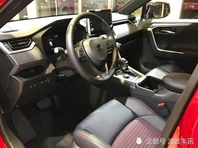 铃木版的RAV4实车曝光，造型很硬派