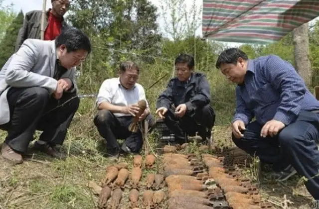 村民上山砍树，发现一个奇特洞口，进去后发现是一个军火库